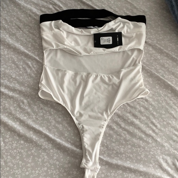 White and black cut bodysuit - Picture 1 of 3